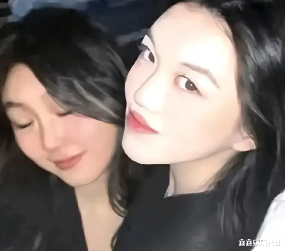 王菲与小女儿合照曝光，18岁李嫣超像妈妈，嘴唇无痕迹美到认不出-第13张图片-九妖电影