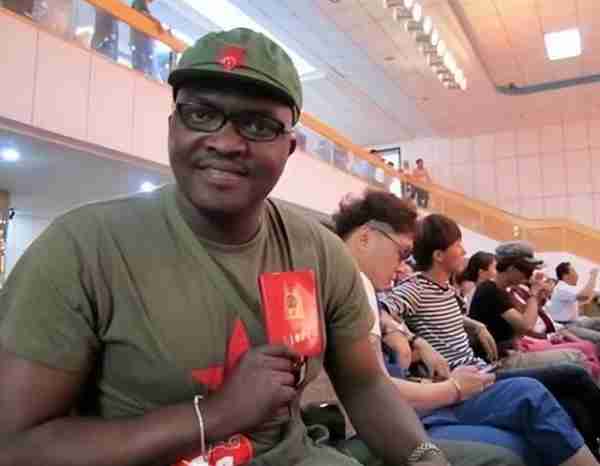 黑人歌手好弟:走红后娶中国老婆,现如今依然没有取得中国绿卡-第5张图片-九妖电影 黑人歌手好弟:走红后娶中国老婆,现如今依然没有取得中国绿卡-第5张图片-九妖电影