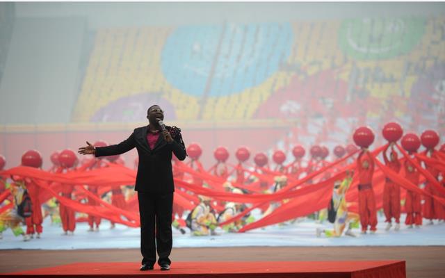 黑人歌手好弟:走红后娶中国老婆,现如今依然没有取得中国绿卡-第17张图片-九妖电影 黑人歌手好弟:走红后娶中国老婆,现如今依然没有取得中国绿卡-第17张图片-九妖电影