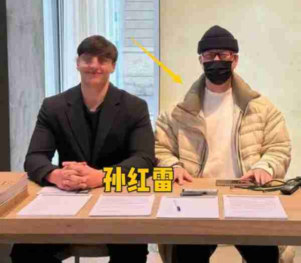 网友偶遇孙红雷夫妇米兰定制家具，39岁王骏迪身材苗条，气质优雅-第3张图片-九妖电影
