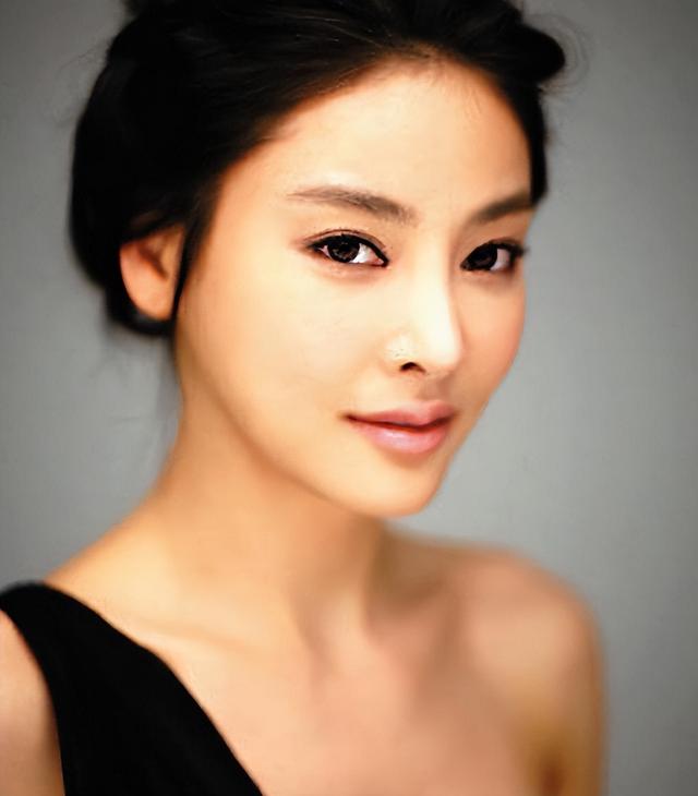 韩国财阀的控制:“熬过就是宋慧乔,熬不过就是张紫妍”-第5张图片-九妖电影 韩国财阀的控制:“熬过就是宋慧乔,熬不过就是张紫妍”-第5张图片-九妖电影