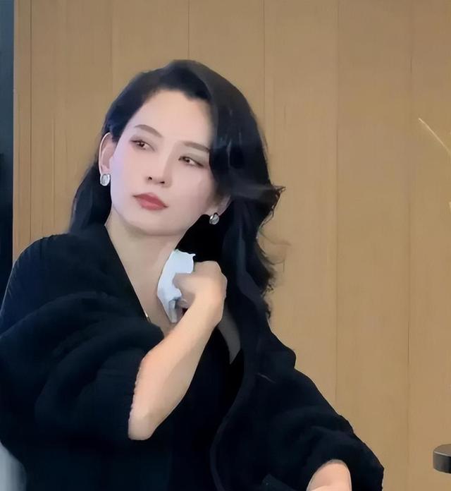 汪峰女友森林北凌晨4点不睡,怒回网友:姐不是小三,要的是爱情-第9张图片-九妖电影 汪峰女友森林北凌晨4点不睡,怒回网友:姐不是小三,要的是爱情-第9张图片-九妖电影