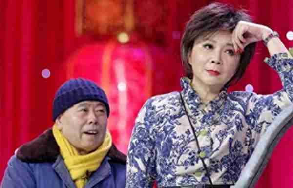 从“小品女王”到被喊“滚出春晚”，蔡明到底做错了什么？（蔡明早期小品打针）-第3张图片-九妖电影
