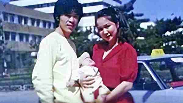 从“小品女王”到被喊“滚出春晚”，蔡明到底做错了什么？（蔡明早期小品打针）-第17张图片-九妖电影