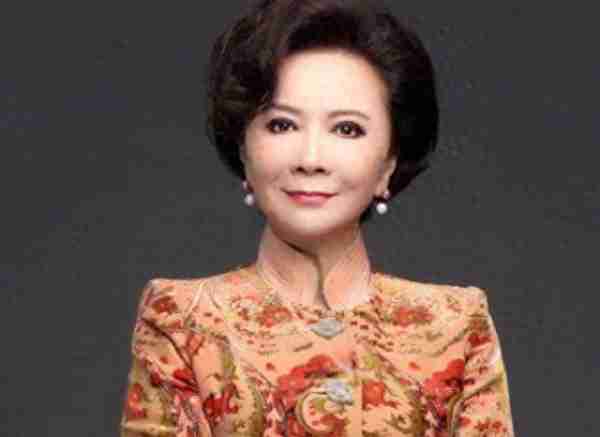 从“小品女王”到被喊“滚出春晚”，蔡明到底做错了什么？（蔡明早期小品打针）-第29张图片-九妖电影