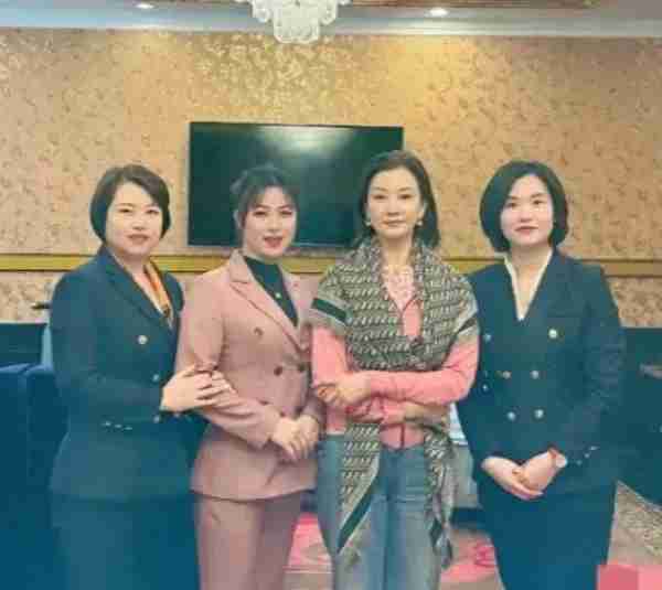 从“春晚常客”到销声匿迹，连登春晚24年的宋祖英，如今怎么样了（春晚节目播放时间）-第16张图片-九妖电影