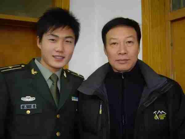 从春晚爆红到销声匿迹，靠着小品出名的魏积安，为何突然消失了？（魏积安现在在哪里）-第13张图片-九妖电影