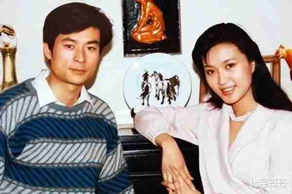 从春晚耀眼的主持人，到养不起孩子的离异妇女，方舒做错了啥？（央视方舒）-第13张图片-九妖电影