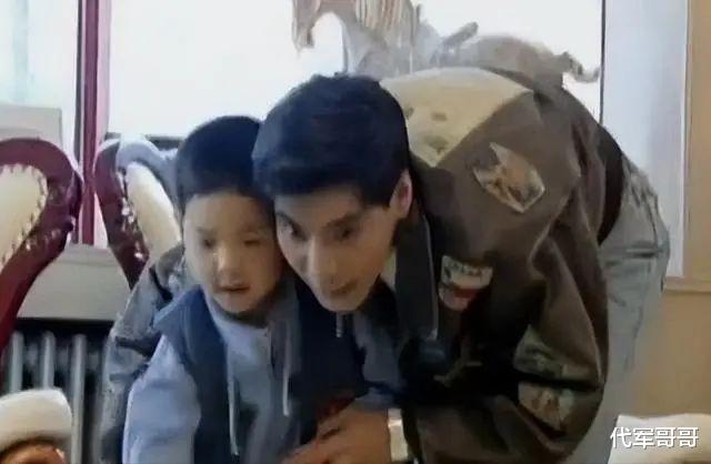 从春晚耀眼的主持人，到养不起孩子的离异妇女，方舒做错了啥？（央视方舒）-第23张图片-九妖电影