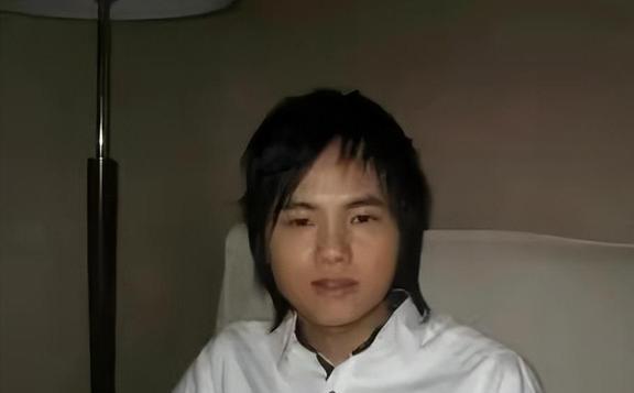 他15岁就开演唱会，19岁日挣万元，春晚请不动，但没人说他耍大牌（16岁开演唱会的歌手）-第5张图片-九妖电影