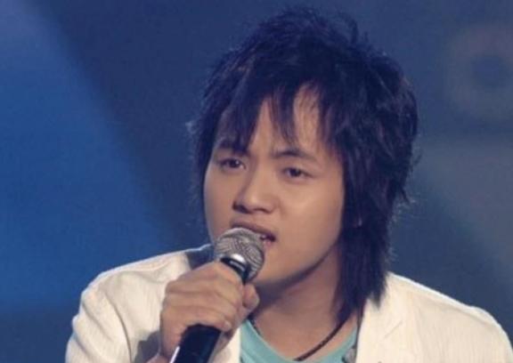 他15岁就开演唱会，19岁日挣万元，春晚请不动，但没人说他耍大牌（16岁开演唱会的歌手）-第20张图片-九妖电影