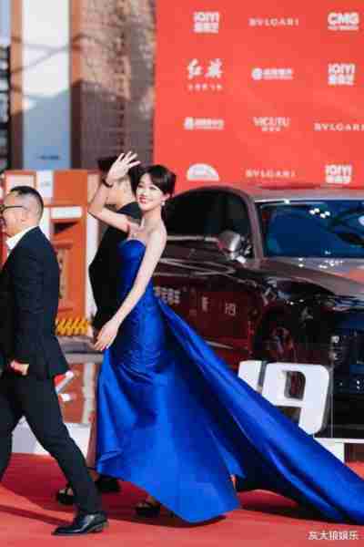 北京这一夜，杨子姗的臀，林志玲不老的吗，周也太美了救命（杨子珊太漂亮了）-第8张图片-九妖电影