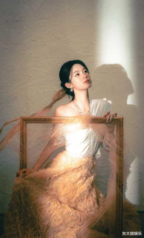 北京这一夜，杨子姗的臀，林志玲不老的吗，周也太美了救命（杨子珊太漂亮了）-第11张图片-九妖电影