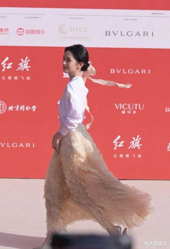 北京这一夜，杨子姗的臀，林志玲不老的吗，周也太美了救命（杨子珊太漂亮了）-第15张图片-九妖电影