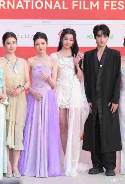 北京这一夜，杨子姗的臀，林志玲不老的吗，周也太美了救命（杨子珊太漂亮了）-第21张图片-九妖电影