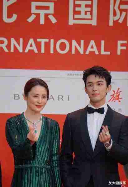 北京这一夜，杨子姗的臀，林志玲不老的吗，周也太美了救命（杨子珊太漂亮了）-第25张图片-九妖电影