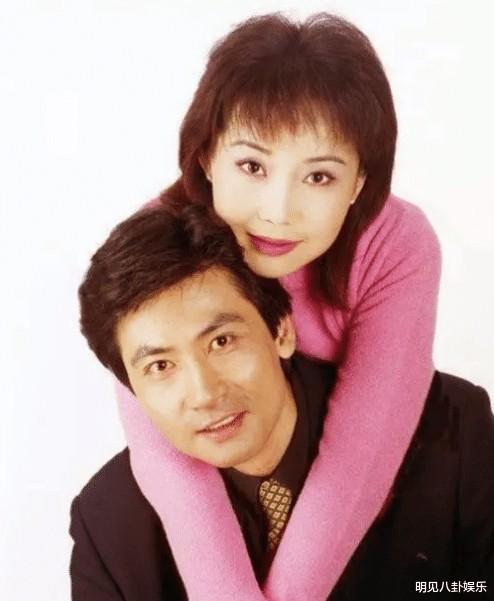 他出道31年不温不火，却因老婆一首歌成春晚常客，他就是陆剑民（她出道了作文）-第8张图片-九妖电影