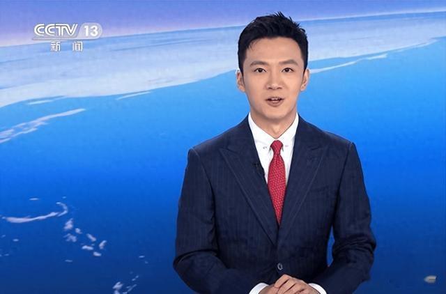 他是央视最帅主持人，30岁进央视，34岁上春晚，如今38岁感情成谜（最帅的央视主持人男的是谁）-第1张图片-九妖电影