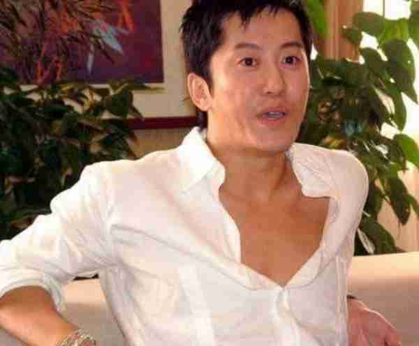 他曾8次登上春晚,却因“作死”锒铛入狱,如今54岁无人过问(经常参加春晚的小品明星)-第16张图片-九妖电影 他曾8次登上春晚,却因“作死”锒铛入狱,如今54岁无人过问(经常参加春晚的小品明星)-第16张图片-九妖电影