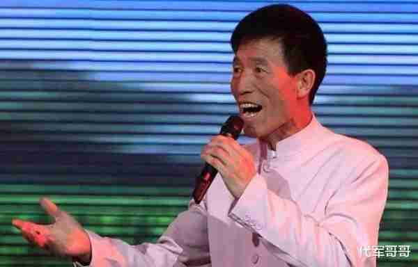 他曾红遍全国，56岁登上春晚，成名后却拒绝商演，回家种100亩地（上过春晚的老太太）-第1张图片-九妖电影