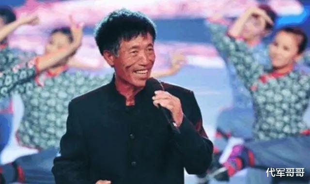 他曾红遍全国，56岁登上春晚，成名后却拒绝商演，回家种100亩地（上过春晚的老太太）-第6张图片-九妖电影