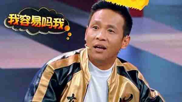 他被嘲又黑又丑,春晚突然忘词,瞎编8个字,却意外火了13年!(春晚批评)-第9张图片-九妖电影 他被嘲又黑又丑,春晚突然忘词,瞎编8个字,却意外火了13年!(春晚批评)-第9张图片-九妖电影