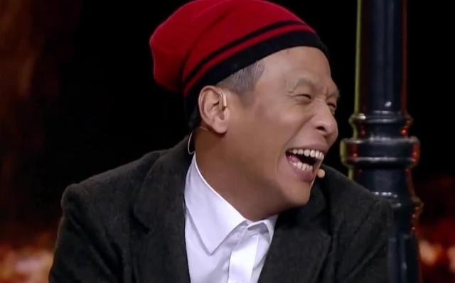 他被嘲又黑又丑,春晚突然忘词,瞎编8个字,却意外火了13年!(春晚批评)-第12张图片-九妖电影 他被嘲又黑又丑,春晚突然忘词,瞎编8个字,却意外火了13年!(春晚批评)-第12张图片-九妖电影