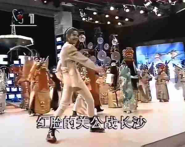 原来她已离世25年!23岁登春晚一夜成名,却因一个巴掌付出生命_1(原来她已离世)-第13张图片-九妖电影 原来她已离世25年!23岁登春晚一夜成名,却因一个巴掌付出生命_1(原来她已离世)-第13张图片-九妖电影