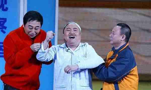 他靠老师冯巩春晚一路爆红,不久被判入狱12年,至今仍在服刑(冯巩老师近照图片)-第8张图片-九妖电影 他靠老师冯巩春晚一路爆红,不久被判入狱12年,至今仍在服刑(冯巩老师近照图片)-第8张图片-九妖电影