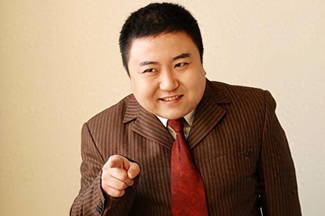 他靠老师冯巩春晚一路爆红,不久被判入狱12年,至今仍在服刑(冯巩老师近照图片)-第7张图片-九妖电影 他靠老师冯巩春晚一路爆红,不久被判入狱12年,至今仍在服刑(冯巩老师近照图片)-第7张图片-九妖电影