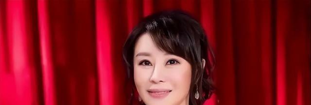 传奇民歌女王：春晚上9次登场，仍未找到真爱，谁将是她真命天子（创业板股票会直接退市吗）-第2张图片-九妖电影