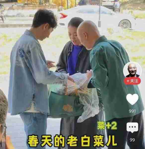 倪萍送陈佩斯一捆大葱,曝1998春晚朱时茂掉麦导演吓得血压飙升(倪萍大姐)-第2张图片-九妖电影 倪萍送陈佩斯一捆大葱,曝1998春晚朱时茂掉麦导演吓得血压飙升(倪萍大姐)-第2张图片-九妖电影
