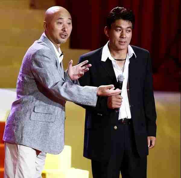 倪萍送陈佩斯一捆大葱,曝1998春晚朱时茂掉麦导演吓得血压飙升(倪萍大姐)-第9张图片-九妖电影 倪萍送陈佩斯一捆大葱,曝1998春晚朱时茂掉麦导演吓得血压飙升(倪萍大姐)-第9张图片-九妖电影