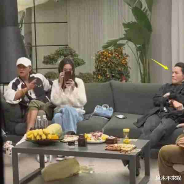 双喜临门？曝黄子韬求婚，徐艺洋小腹微隆，两人浪漫细节曝光！（黄子韬徐艺洋是情侣吗还是闺蜜）-第9张图片-九妖电影