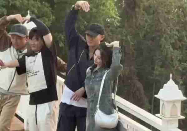 反转！知情人否认黄子韬求婚，粉丝集体破防：我们是paly的一环？（我想看黄子韬的综艺）-第19张图片-九妖电影