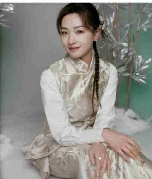 元宵晚会：小品打脸「春晚」，杂技是亮点，万茜刘惜君美翻了（万茜春晚小品搭档）-第8张图片-九妖电影