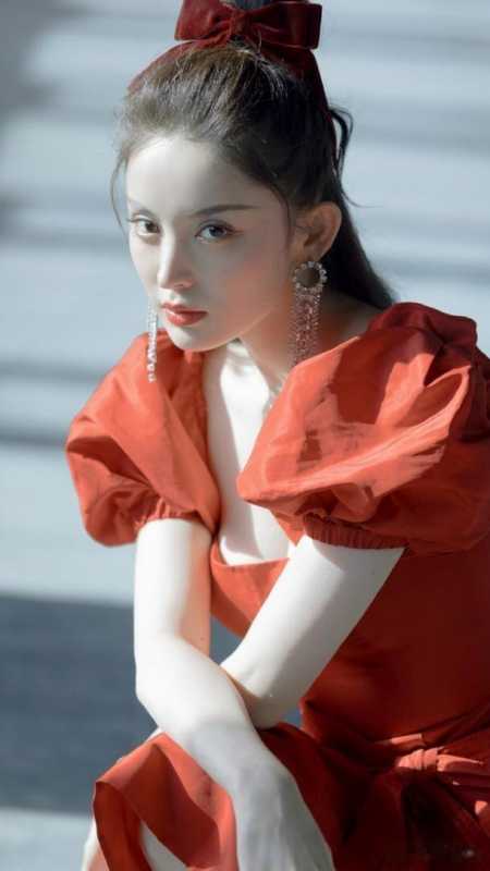 古力娜扎大胆挑战“金丝裙”，化身妖艳舞娘，这颜值和身材绝了！（古力娜扎仙女裙）-第36张图片-九妖电影
