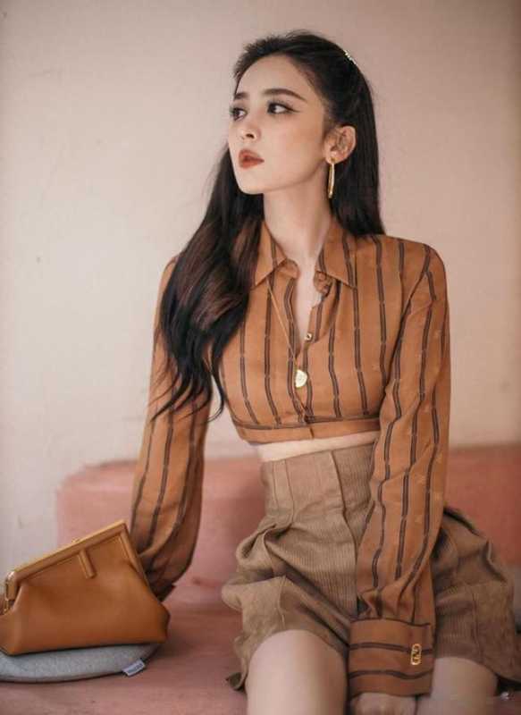 古力娜扎大胆挑战“金丝裙”，化身妖艳舞娘，这颜值和身材绝了！（古力娜扎仙女裙）-第37张图片-九妖电影