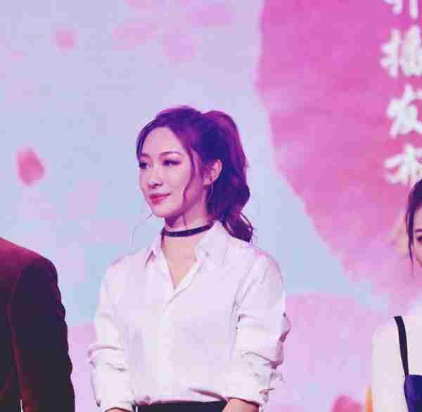 同一张脸，演完《千古玦尘》许凯“妻子”又演《春色寄情人》李现“相亲女孩”，她从刁蛮公主到护士，差距太大没认出（许凯千古玦尘火了）-第8张图片-九妖电影