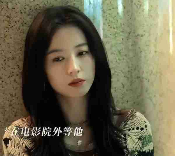同样是演“美貌残废人”，对比周雨彤与钟楚曦，差距就出来了（周雨彤和谁像）-第2张图片-九妖电影