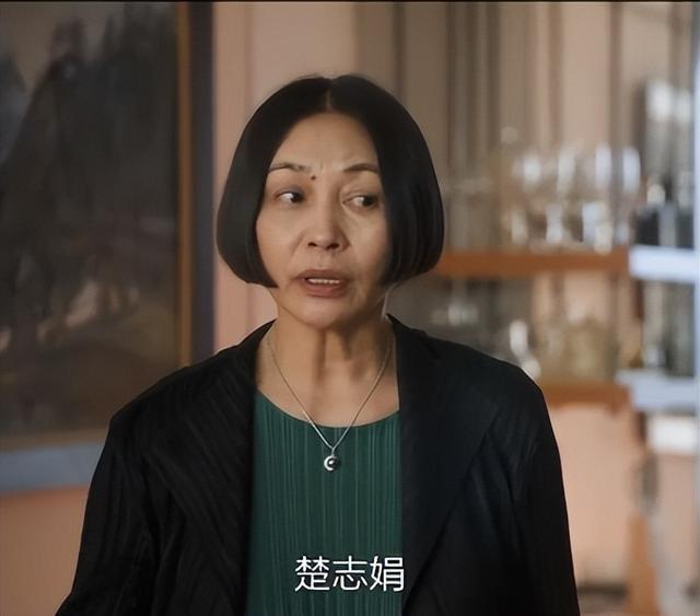 同样是演“美貌残废人”，对比周雨彤与钟楚曦，差距就出来了（周雨彤和谁像）-第26张图片-九妖电影