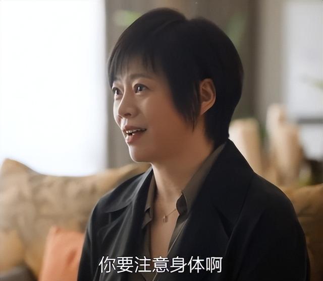 同样是演“美貌残废人”，对比周雨彤与钟楚曦，差距就出来了（周雨彤和谁像）-第27张图片-九妖电影