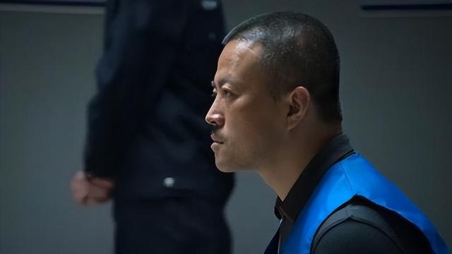 同样是演劳改犯出狱,看了范伟和林家川后,才知何为教科书式演技(范伟 林涛)-第17张图片-九妖电影 同样是演劳改犯出狱,看了范伟和林家川后,才知何为教科书式演技(范伟 林涛)-第17张图片-九妖电影