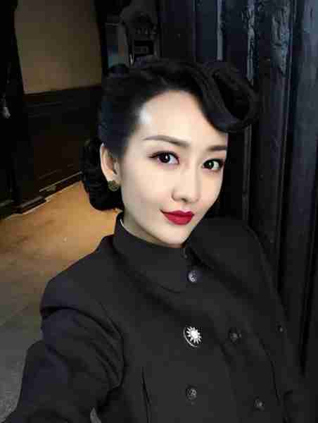 同样是演女特务,王鸥和杨幂一比,我才知道:什么是老天爷赏饭吃_1(王鸥和杨幂怎么回事)-第11张图片-九妖电影 同样是演女特务,王鸥和杨幂一比,我才知道:什么是老天爷赏饭吃_1(王鸥和杨幂怎么回事)-第11张图片-九妖电影