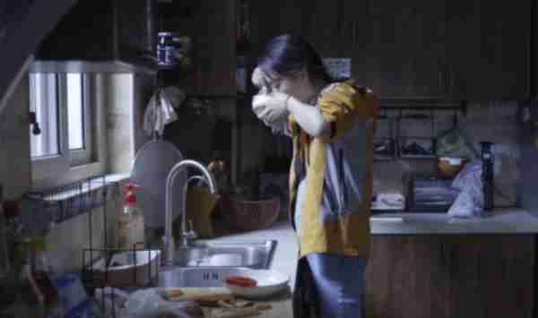 同样演“吃盒饭”，把阮经天、海清和刘涛放在一起看，高下立判（海清演的张桂梅的那个电影叫什么名字）-第16张图片-九妖电影