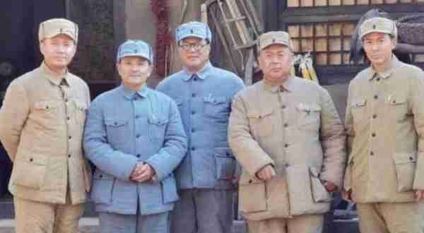 六版粟裕大将扮演者，一位辣眼睛、一位演过春晚小品、一位很神秘（粟裕大将的扮演者）-第3张图片-九妖电影