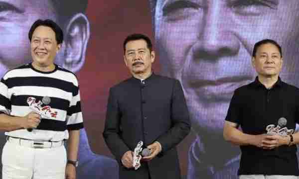 六版粟裕大将扮演者，一位辣眼睛、一位演过春晚小品、一位很神秘（粟裕大将的扮演者）-第2张图片-九妖电影