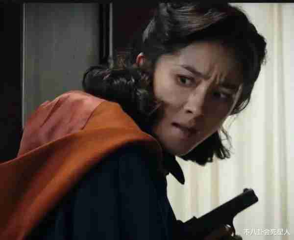 同样演“女军官”，把杨幂和王鸥俞飞鸿放在一起，差别就出来了（杨幂王鸥关系）-第2张图片-九妖电影
