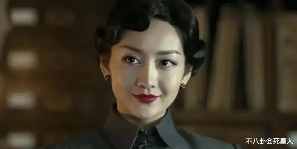 同样演“女军官”，把杨幂和王鸥俞飞鸿放在一起，差别就出来了（杨幂王鸥关系）-第11张图片-九妖电影