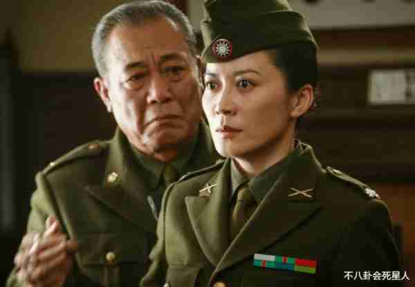 同样演“女军官”，把杨幂和王鸥俞飞鸿放在一起，差别就出来了（杨幂王鸥关系）-第14张图片-九妖电影